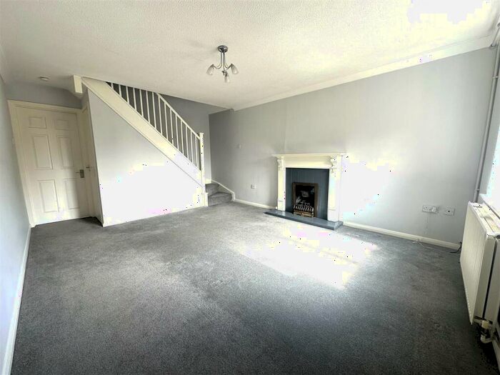 2 Bedroom Semi-Detached House To Rent In Holdenby Close, Retford, DN22