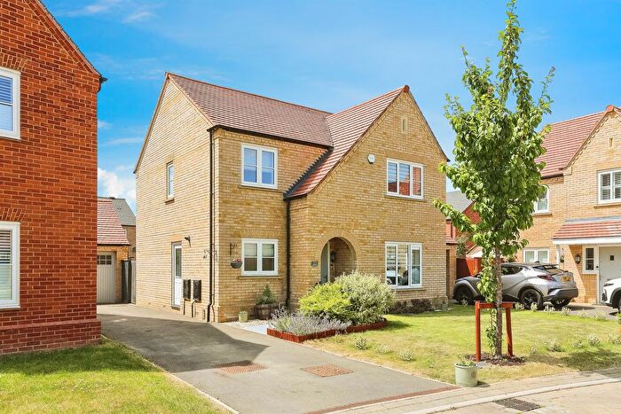 4 Bedroom Detached House For Sale In Garnatte Drive, Alconbury Weald, Huntingdon, PE28