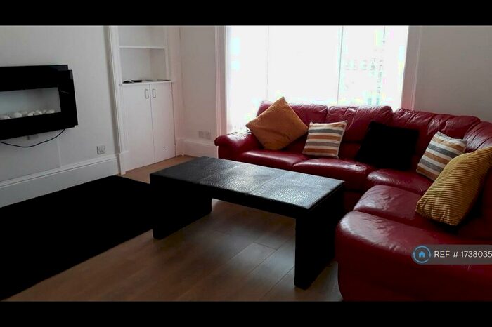 2 Bedroom Flat To Rent In Forest Park Road, Dundee, DD1