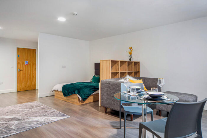 Studio To Rent In St. Johns Road, Leeds, West Yorkshire, LS3