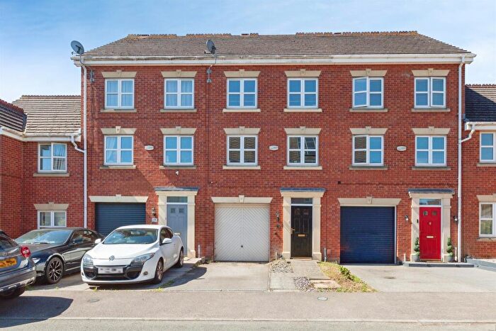 3 Bedroom Terraced House For Sale In Bannister Road, Leicester, LE3