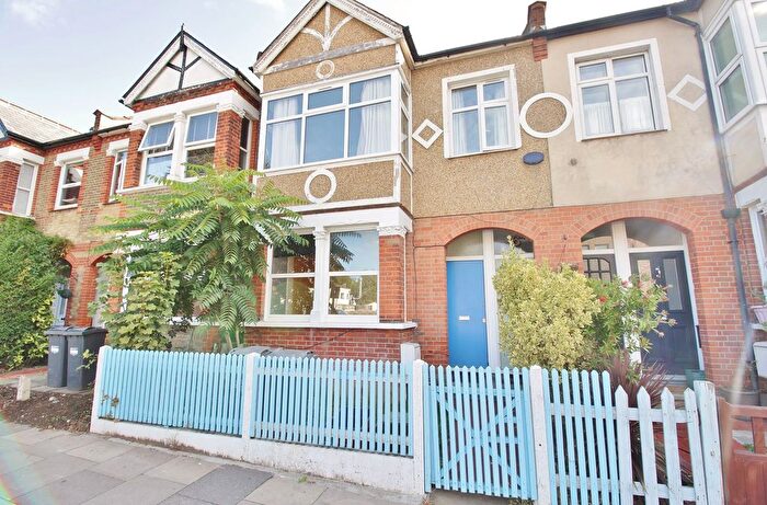3 Bedroom Maisonette To Rent In St. Johns Road, Isleworth, TW7