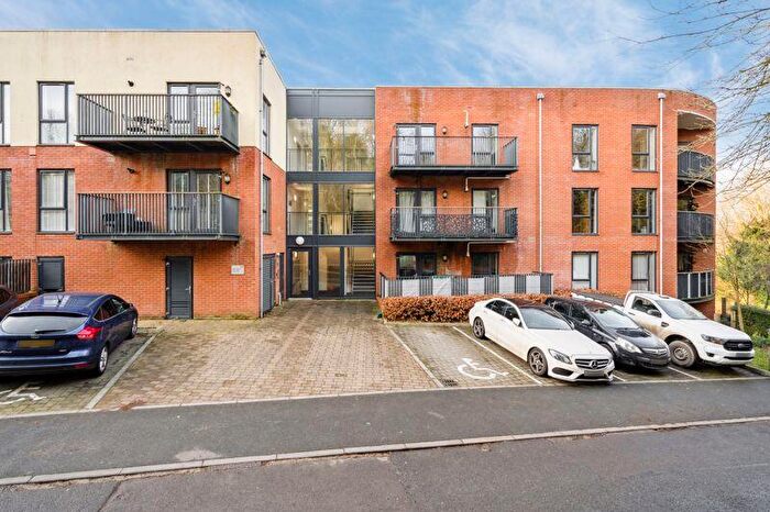 2 Bedroom Flat For Sale In East Side - Olympic Way, HP13
