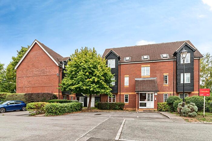 2 Bedroom Flat To Rent In Gould Close, Newbury, RG14