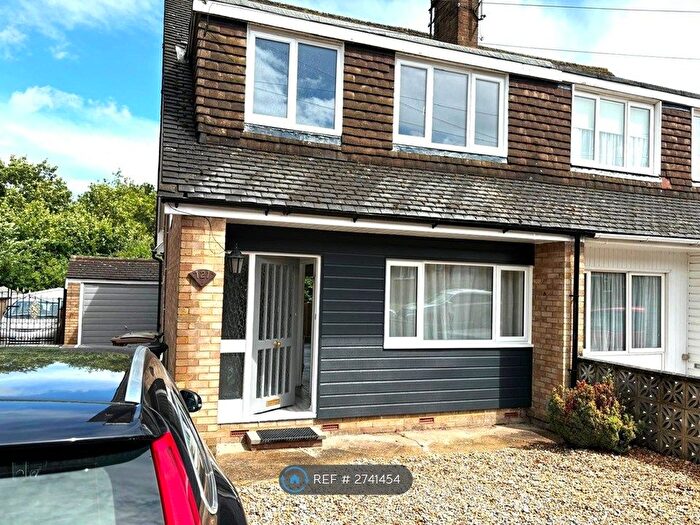 3 Bedroom Semi-Detached House To Rent In Eaton Valley Road, Luton, LU2