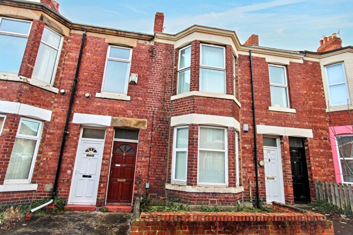 3 Bedroom Flat For Sale In Simonside Terrace, Heaton, Newcastle Upon Tyne, NE6