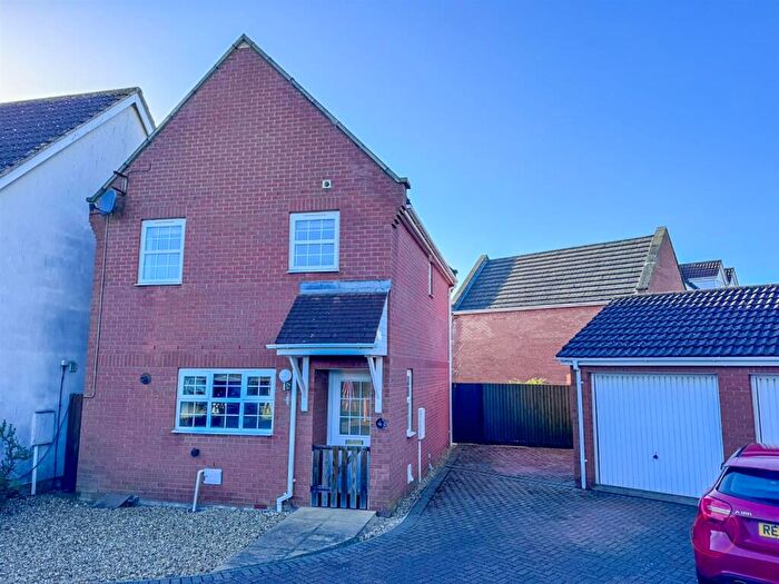 3 Bedroom Detached House For Sale In Mallard Close, Spalding, PE11