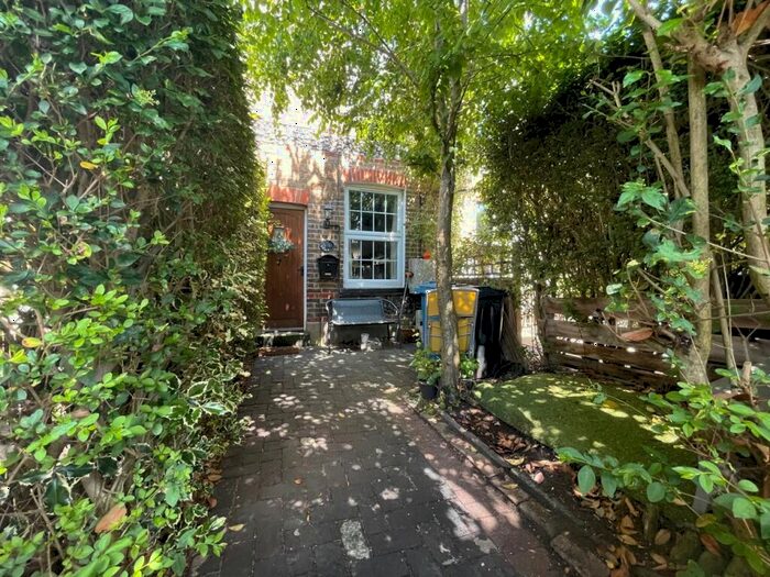 1 Bedroom Terraced House To Rent In Clewer Fields, SL4