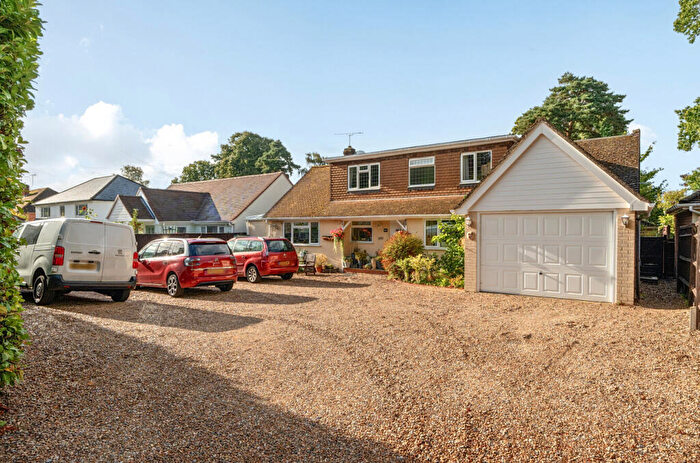 5 Bedroom Detached House For Sale In Nine Mile Ride, Finchampstead, Berkshire, RG40
