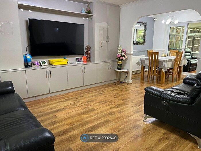 3 Bedroom Detached House To Rent In Shorham Rise, Milton Keynes, MK8