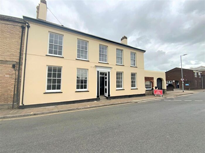 1 Bedroom Flat To Rent In Castle Street, Barnstaple, EX31