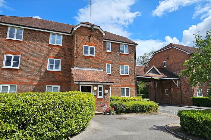 1 Bedroom Flat For Sale In Hindhead, Surrey, GU26
