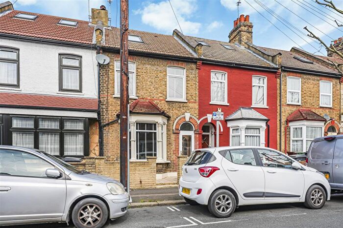 3 Bedroom Terraced House For Sale In Walpole Road, Walthamstow, E17