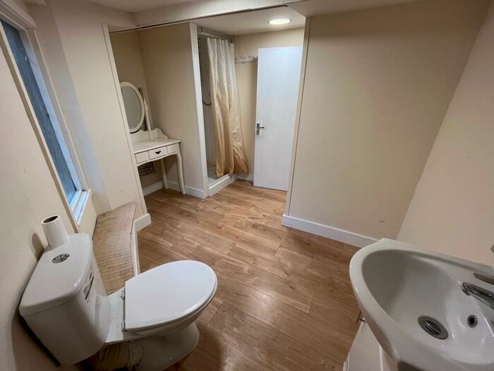 1 Bedroom Flat To Rent In The Gatehouse, The Nurseries Botley Road