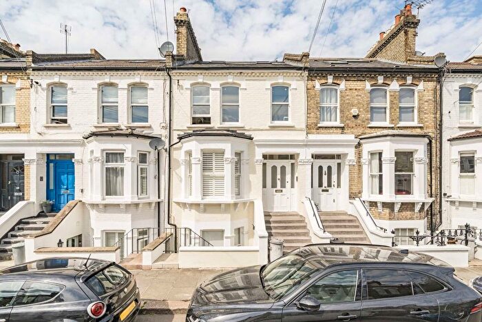 3 Bedroom Flat For Sale In Parkville Road, Fulham, SW6
