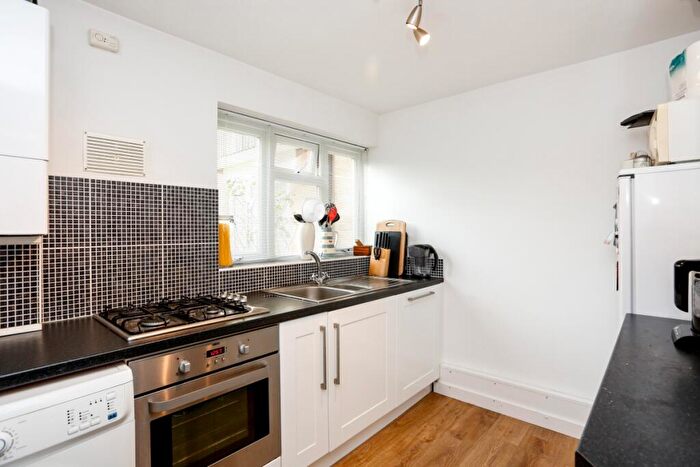 1 Bedroom Maisonette To Rent In Claremont Road, Surbiton, KT6