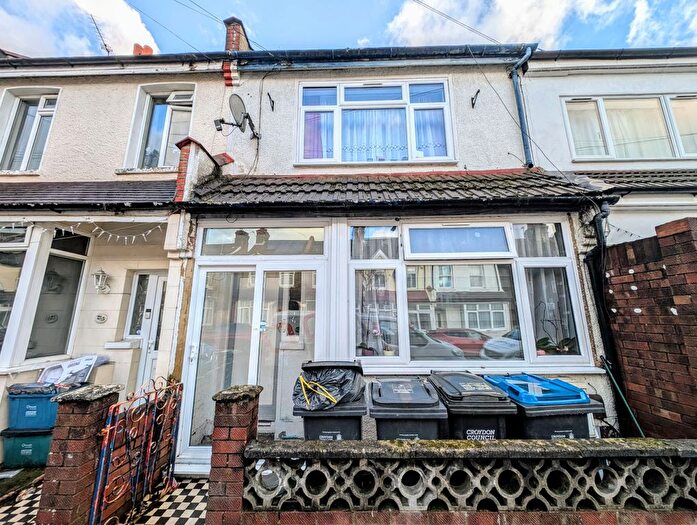 2 Bedroom Flat To Rent In Penshurst Road, Thornton Heath, CR7