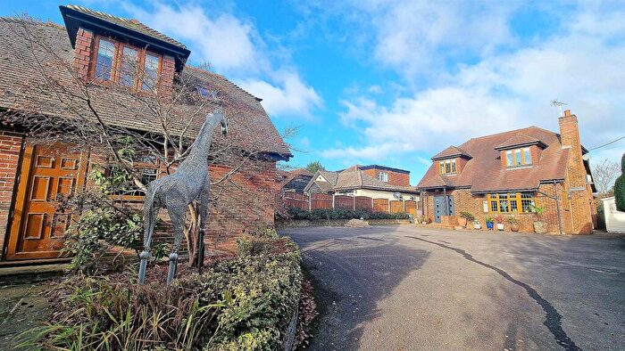 4 Bedroom Detached House For Sale In Maldon Road, Danbury, CM3