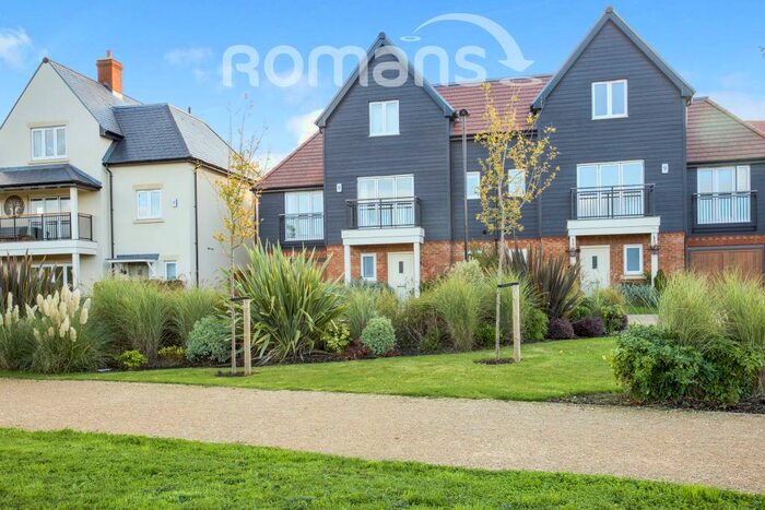 4 Bedroom Semi-Detached House To Rent In Littlewood Place, Woodhurst Park, RG42