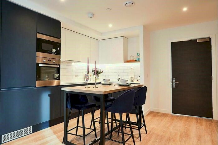 2 Bedroom Flat To Rent In Elm Grove, Wimbledon, London, SW19