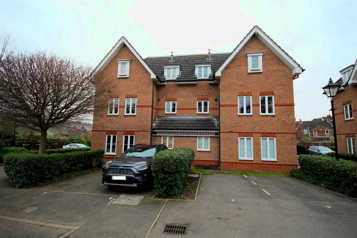 1 Bedroom Flat To Rent In Tavistock Mews, Town Centre, High Wycombe HP12