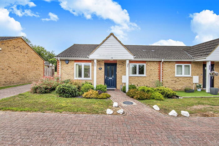 2 Bedroom Semi-Detached Bungalow For Sale In Brickfield Farm Close, Longfield, DA3