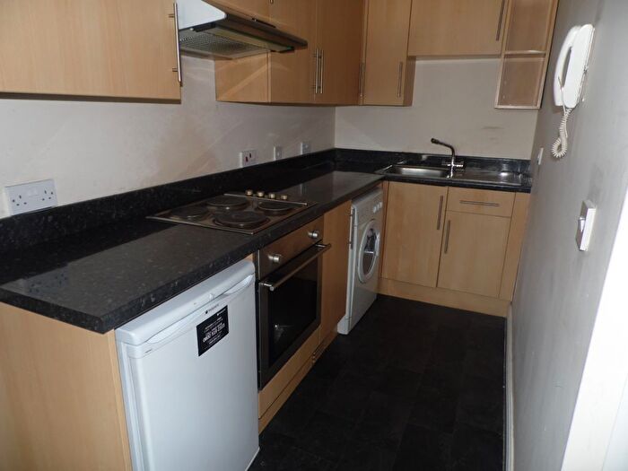 1 Bedroom Flat To Rent In Briggate, Shipley, BD17