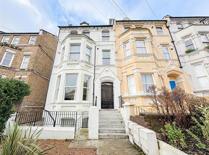 1 Bedroom Flat To Rent In Carisbrooke Road, St. Leonards, TN38