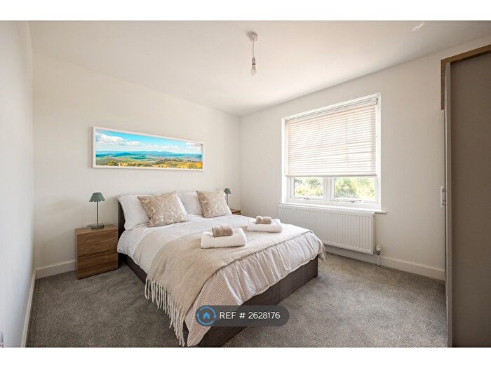 2 Bedroom Flat To Rent In Churchill Way, Long Hanborough, Witney, OX29