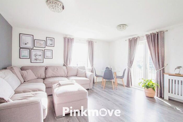 2 Bedroom Apartment For Sale In Jamaica Grove, Coedkernew, Newport, NP10