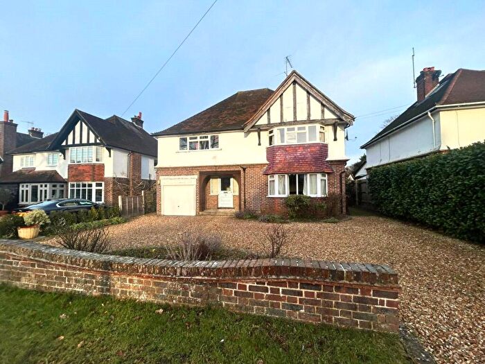 4 Bedroom House For Sale In Boxgrove Avenue, Guildford, Surrey, GU1