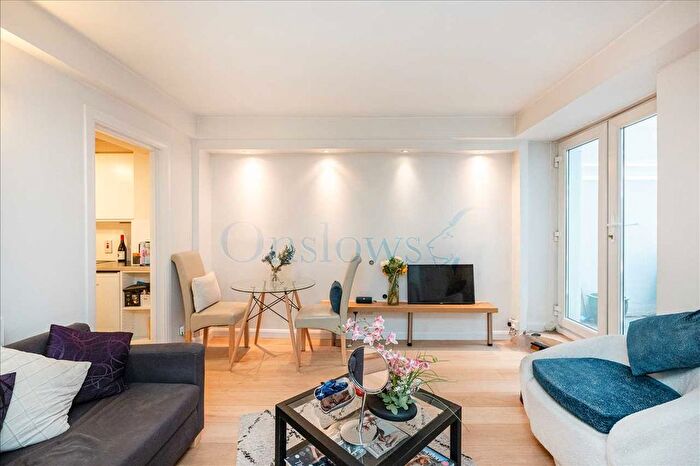 1 Bedroom Flat For Sale In Flat B Lee House, Drayton Gardens, London, SW10