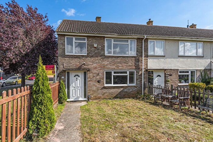 3 Bedroom End Of Terrace House To Rent In Bicester, Oxfordshire, OX26