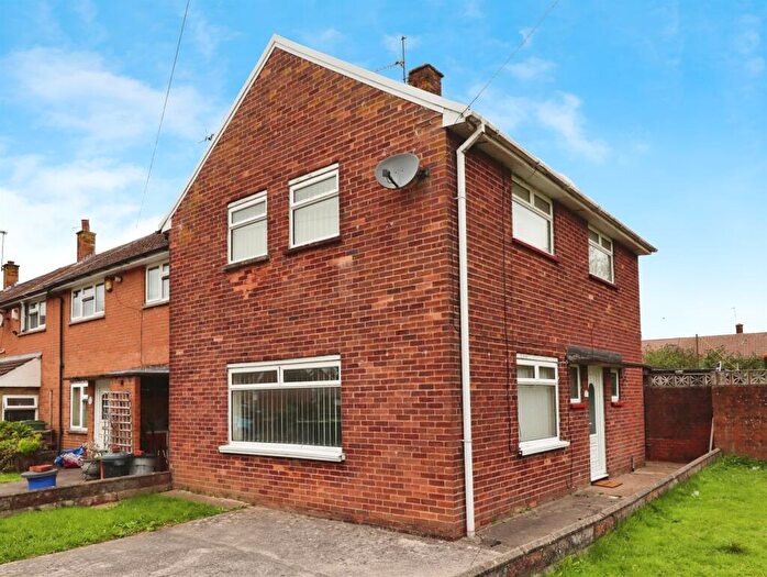 3 Bedroom End Of Terrace House For Sale In Dickens Avenue, Llanrumney, Cardiff, CF3