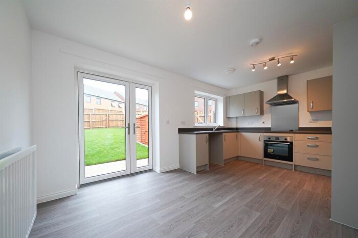 2 Bedroom Semi-Detached House For Sale In Glenvale Park, Wellingborough, NN8