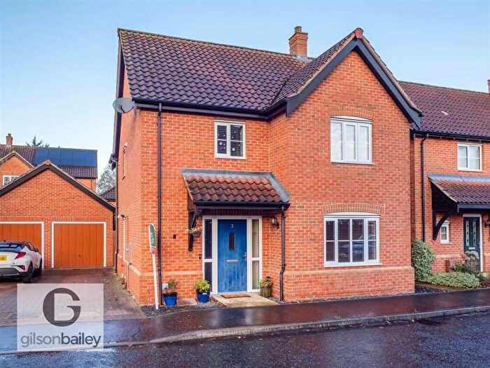 3 Bedroom Detached House For Sale In Hall Wood Road, Norwich, NR7