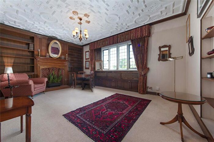 1 Bedroom Flat To Rent In Moreton House, Holly Walk, NW3