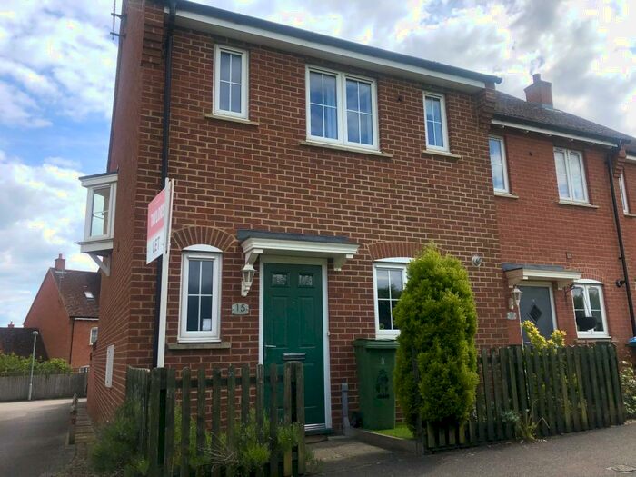 3 Bedroom End Of Terrace House To Rent In Buckingham Park, HP19
