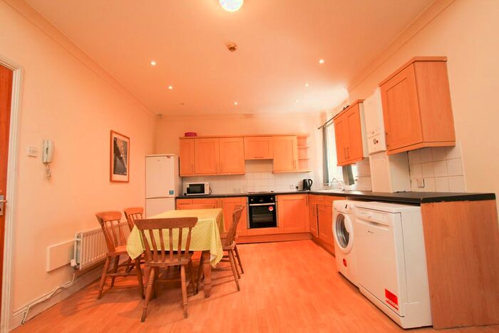 4 Bedroom Flat To Rent In Byron Street, Shieldfield, Newcastle Upon Tyne, NE2