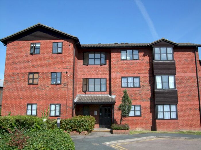 1 Bedroom Flat To Rent In Caledonian Court, Watford WD17