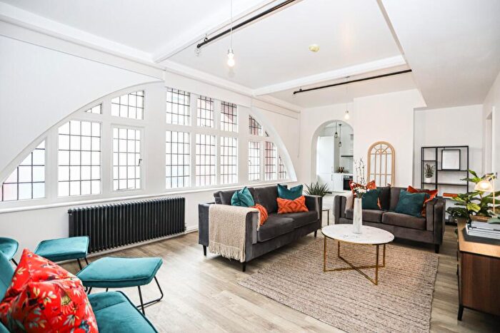 2 Bedroom Apartment To Rent In Gilders Yard, Birmingham Birmingham, B18