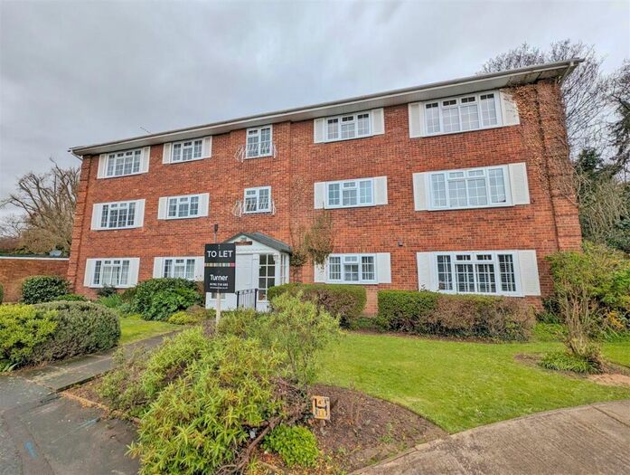2 Bedroom Flat To Rent In Foxwood Place, Leigh-On-Sea, SS9