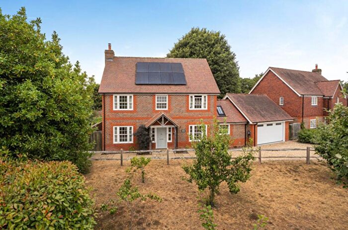 4 Bedroom Detached House For Sale In Holly Tree Grove, Walberton, BN18