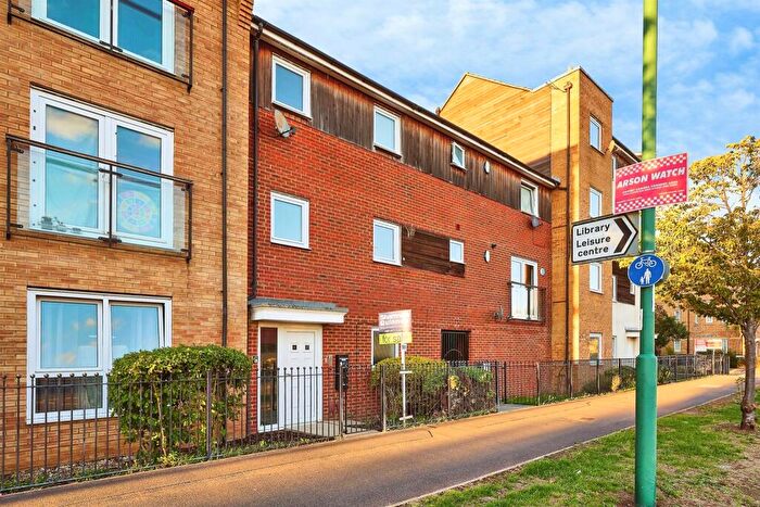 1 Bedroom Apartment For Sale In Clayburn Road, Hampton Centre, Peterborough, PE7