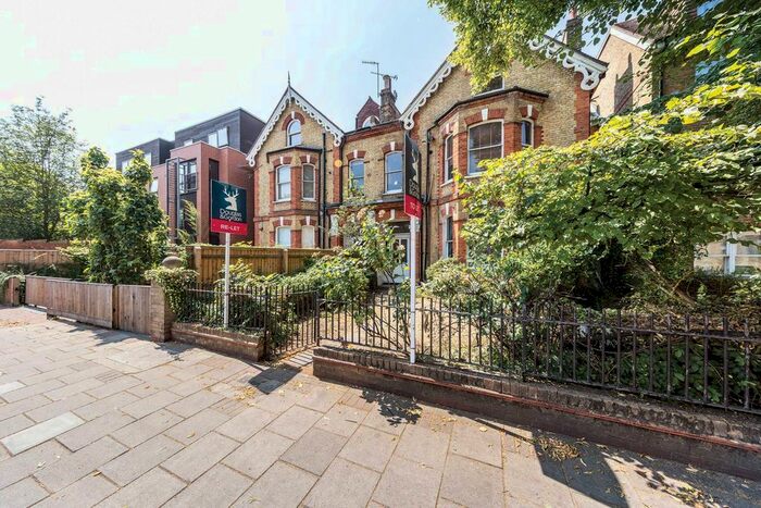2 Bedroom Flat To Rent In Trinity Road, Wandsworth, London, SW18