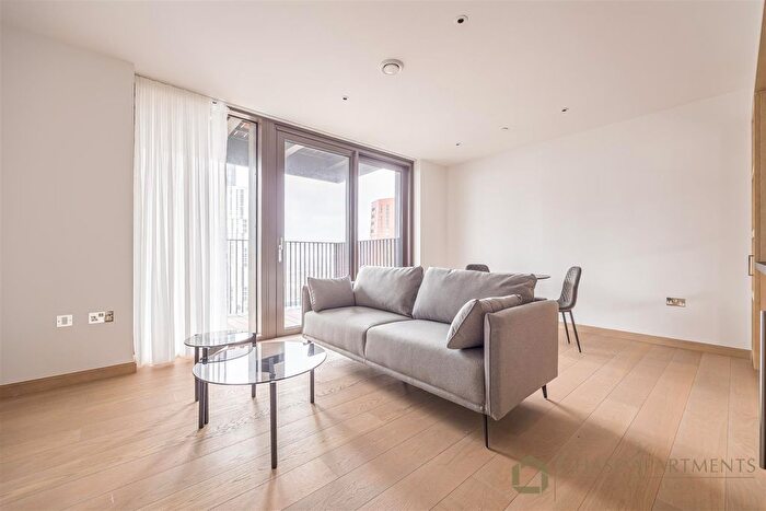 1 Bedroom Flat For Sale In Embassy Gardens Viaduct Gardens, London, SW11