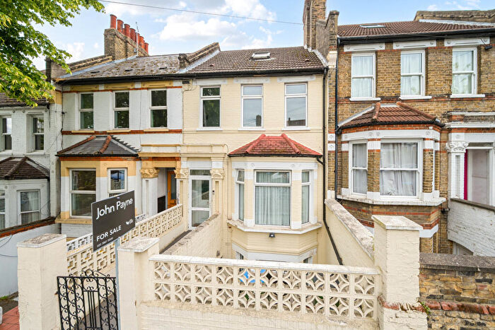 6 Bedroom Terraced House For Sale In Griffin Road, Plumstead, SE18