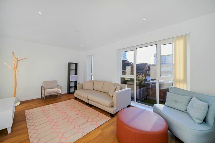 4 Bedroom Terraced House To Rent In Reynard Way, Brentford, Brentford, TW8