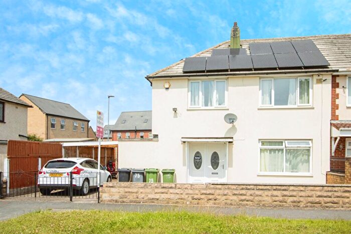 3 Bedroom Semi-Detached House For Sale In North Parkway, Leeds, LS14