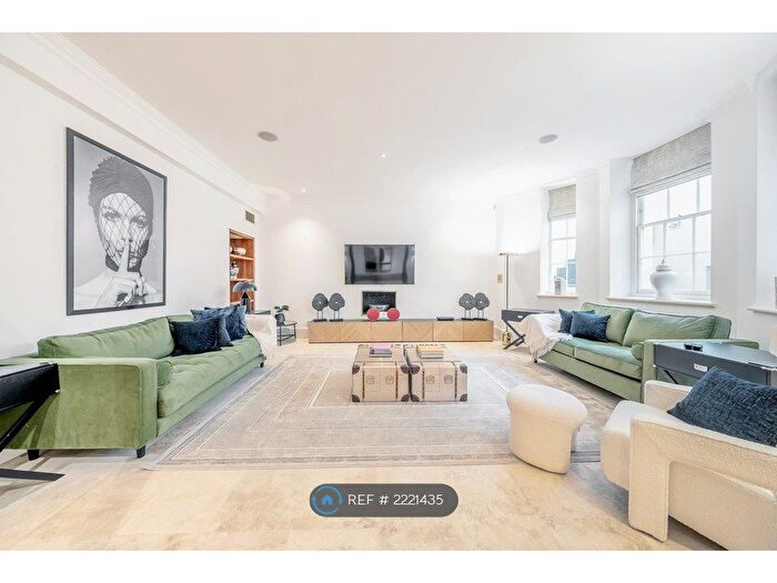 2 Bedroom Flat To Rent In St. Georges Square, London, SW1V